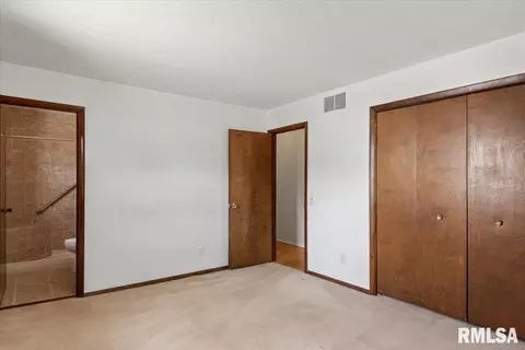 Bedroom - 2708 Delaware Dr, Springfield, IL 62702 photo 3 of 7