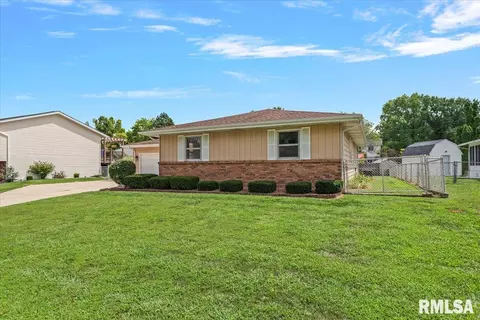 Exterior - 2708 Delaware Dr, Springfield, IL 62702 photo 1 of 5