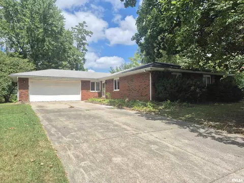2825 Trenton Ct, Springfield, IL 62704