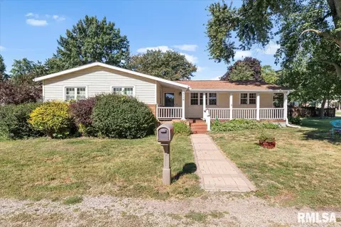 314 S Enterprise St, Greenview, IL 62642