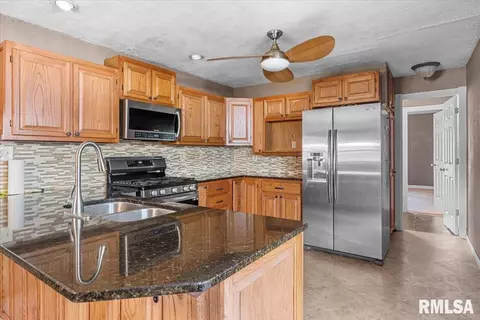 Kitchen - 314 S Enterprise St, Greenview, IL 62642 photo 3 of 3