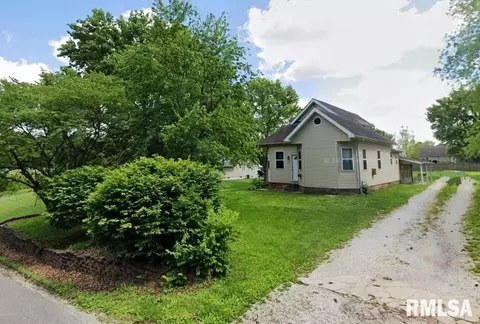 319 Ash St, Carlinville, IL 62626