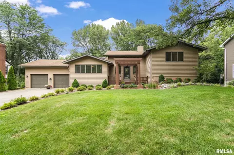 3805 W Bluffs Rd, Springfield, IL 62711