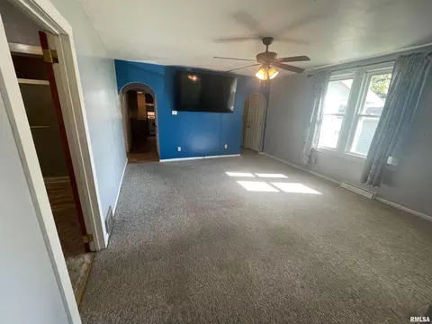 Living - 1022 Sheldon St, Cornland, IL 62519 photo 1 of 2