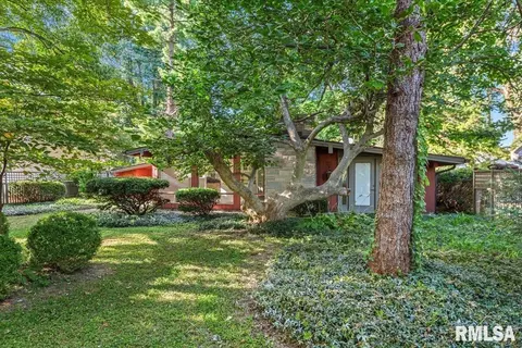 Exterior - 122 Circle Dr, Springfield, IL 62703 photo 3 of 13