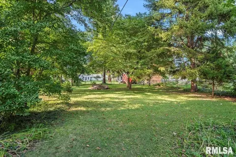 Exterior - 122 Circle Dr, Springfield, IL 62703 photo 12 of 13