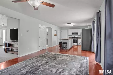 3700 Viking Blvd, Springfield, IL 62712 photo 12