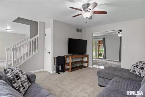 3700 Viking Blvd, Springfield, IL 62712 photo 7