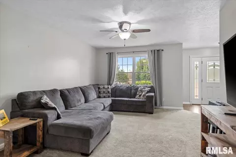 3700 Viking Blvd, Springfield, IL 62712 photo 9