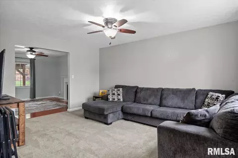 3700 Viking Blvd, Springfield, IL 62712 photo 6