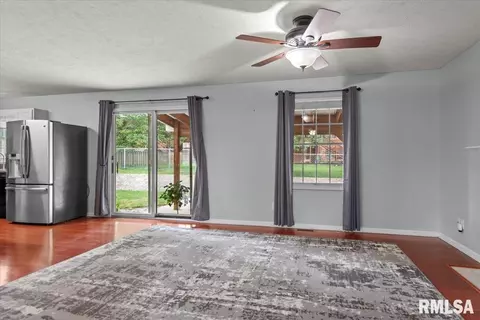 3700 Viking Blvd, Springfield, IL 62712 photo 10