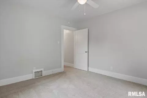 2033 S Spring St, Springfield, IL 62704 photo 17