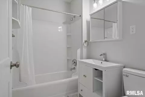 2033 S Spring St, Springfield, IL 62704 photo 18