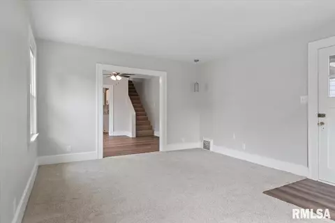 2033 S Spring St, Springfield, IL 62704 photo 5