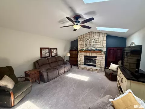 2512 Charlack Ave, Springfield, IL 62704 photo 5