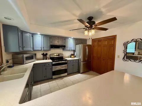 2512 Charlack Ave, Springfield, IL 62704 photo 12