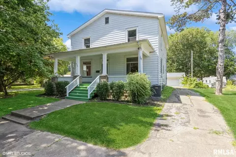 403 N Plum St, Farmer City, IL 61842