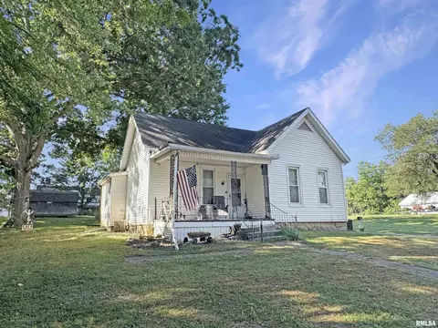 340 W 2nd St, Versailles, IL 62378