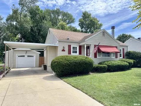 1408 S Clay Ave, South Jacksonville, IL 62650