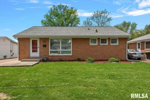 59 Medial Dr, Decatur, IL 62521