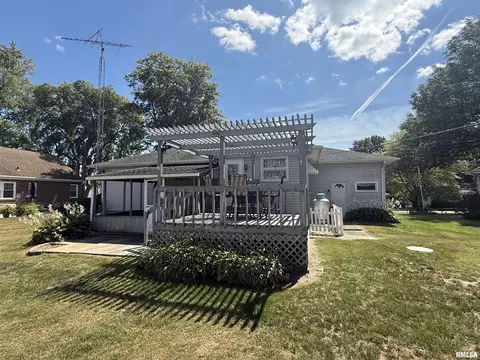 432 Luebbers St, Emden, IL 62635 photo 3