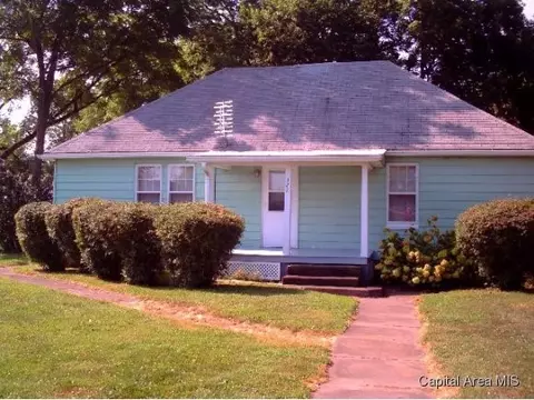 322 Main, Waggoner, IL 62572 photo 1