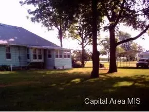 322 Main, Waggoner, IL 62572 photo 10