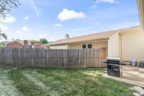 Exterior - 101 Astoria Rd, Springfield, IL 62704 photo 5 of 5