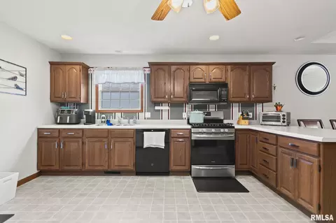 3216 Red Oak Ln, Springfield, IL 62712 photo 14