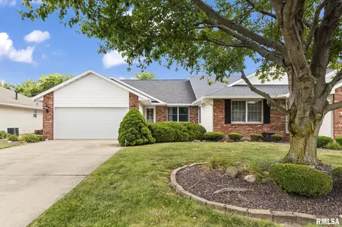 3216 Red Oak Ln, Springfield, IL 62712