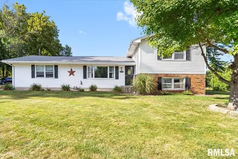 602 Elm St, New Berlin, IL 62670