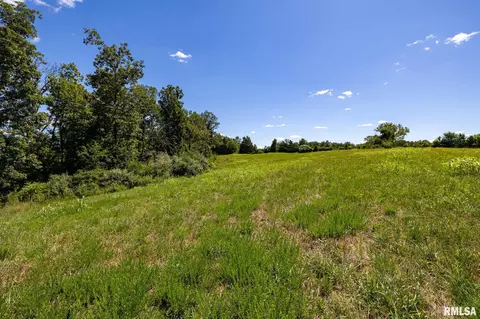 004 Hawkins Rd, Vienna, IL 62995