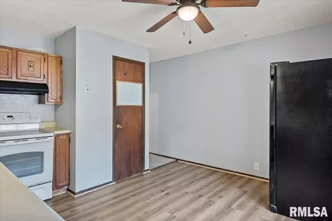 616 W Calhoun Ave, Springfield, IL 62702 photo 5