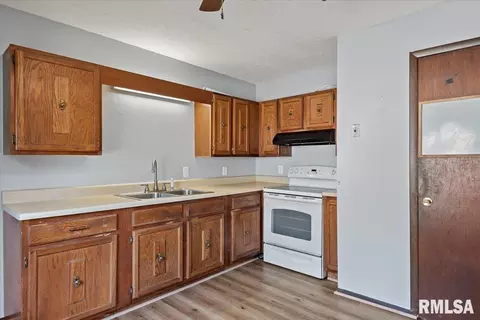 616 W Calhoun Ave, Springfield, IL 62702 photo 4