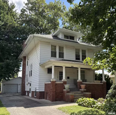 1233 N Kellogg St, Galesburg, IL 61401