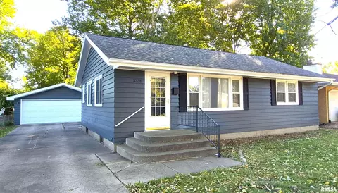 3328 S Fremont St, Springfield, IL 62703