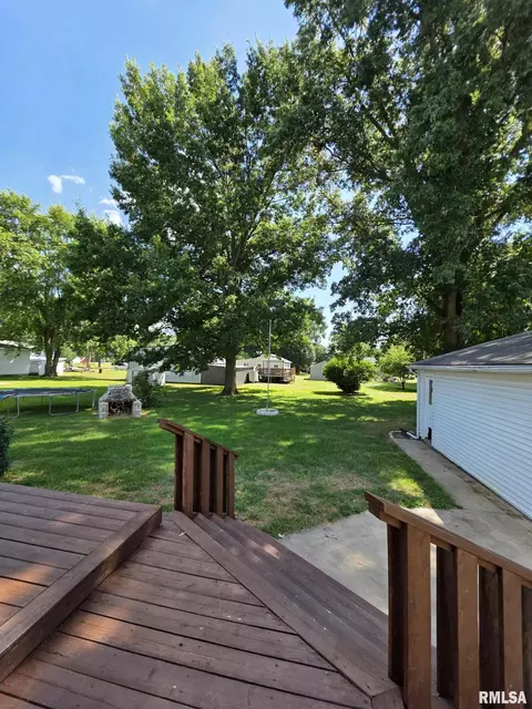209 Smith St, Ursa, IL 62376 photo 8