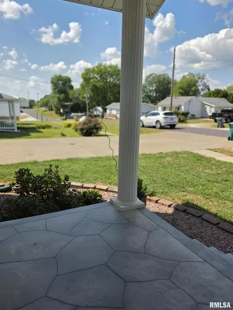 209 Smith St, Ursa, IL 62376 photo 3