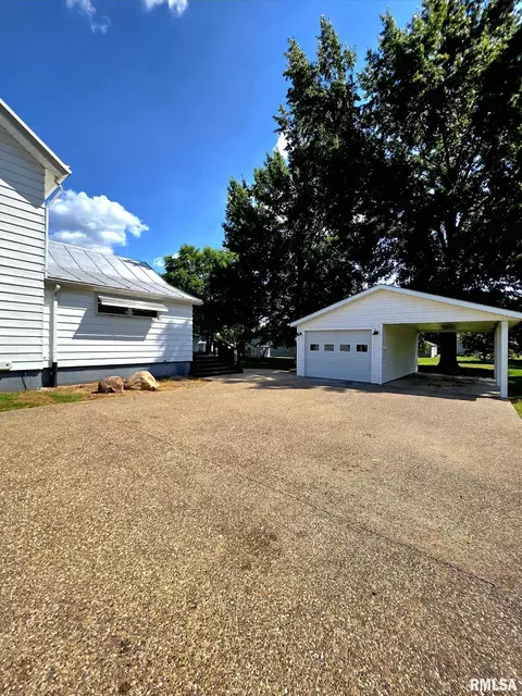 209 Smith St, Ursa, IL 62376 photo 5