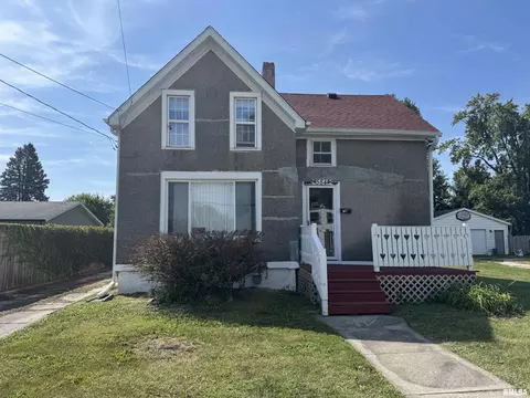 584 E South St, Galesburg, IL 61401