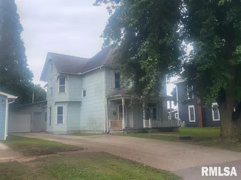 517 N 5th St, Monmouth, IL 61462