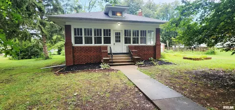 305 S Carter St, Buffalo, IL 62515