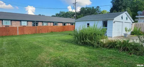 108 Cartwright Dr, Springfield, IL 62704 photo 4