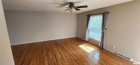 108 Cartwright Dr, Springfield, IL 62704 photo 8