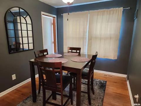 Dining - 2625 S Welch Ave, Springfield, IL 62704 photo 1 of 2