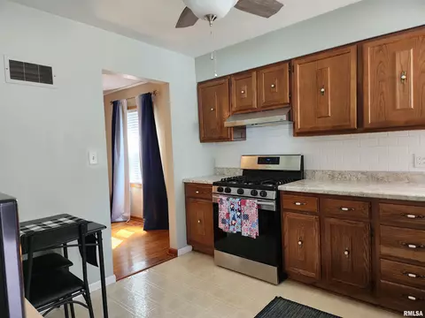Kitchen - 2625 S Welch Ave, Springfield, IL 62704 photo 4 of 4