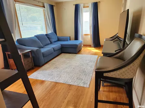 Living - 2625 S Welch Ave, Springfield, IL 62704 photo 2 of 3
