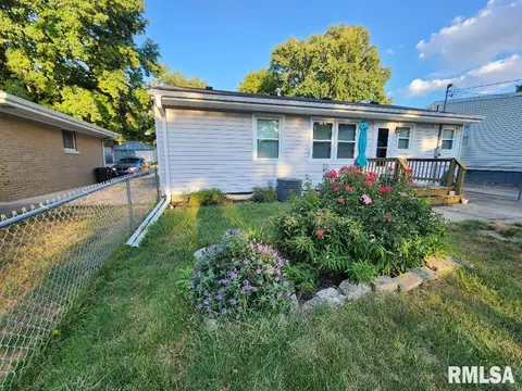 Exterior - 2625 S Welch Ave, Springfield, IL 62704 photo 3 of 5
