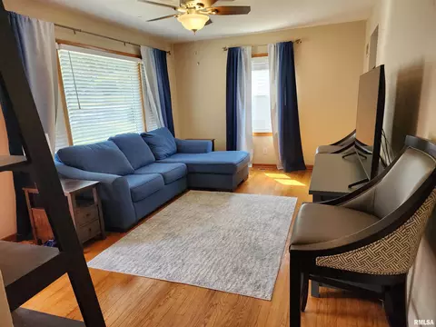 Living - 2625 S Welch Ave, Springfield, IL 62704 photo 1 of 3