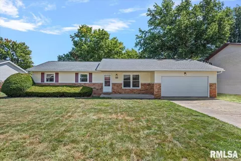88 Michele Dr, Pawnee, IL 62558